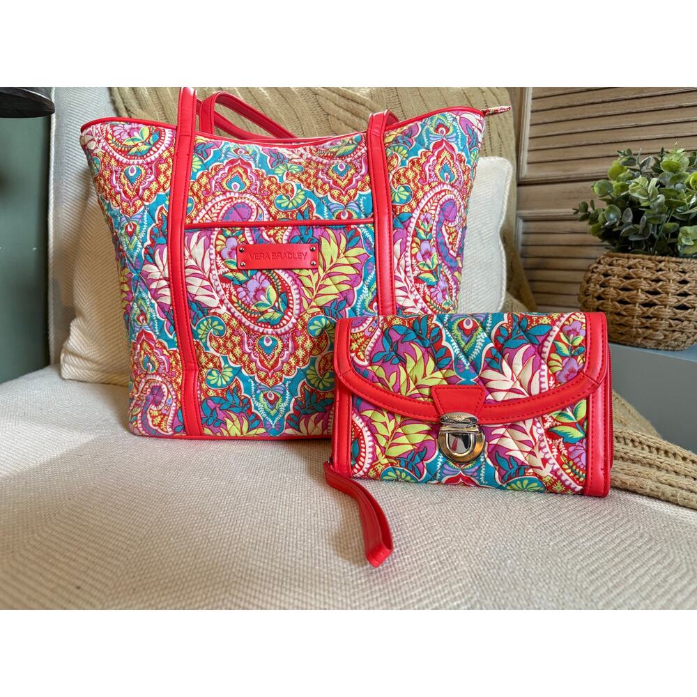 Vera Bradley Small Trimmed Tote with matching wristlet - Paisley in Paradise